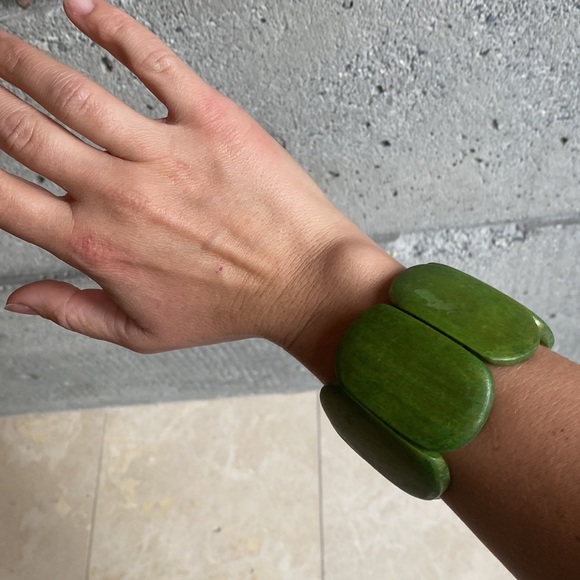 Green wood stretch bracelet - Picture 5 of 6